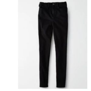 Curvy high rise jeggings in black. Size 4 L